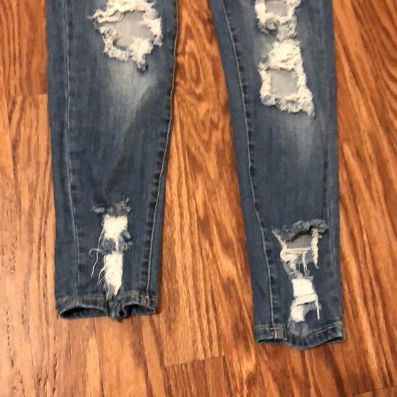 Fashion Nova distressed jeans - Picture 4 of 7